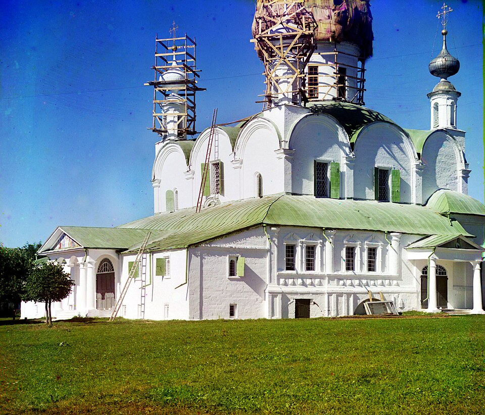 Троицкий собор в монастыре